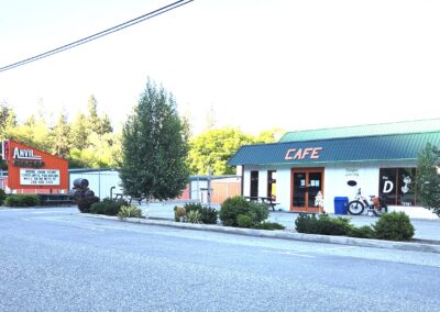 Anvil Storage Oliver front entrance with Cafe_8126